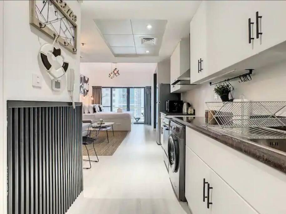 Luxury Modern Studio In Jlt With Amazing View & Rooftop Pool - Sleeps 3 Дубай Екстериор снимка