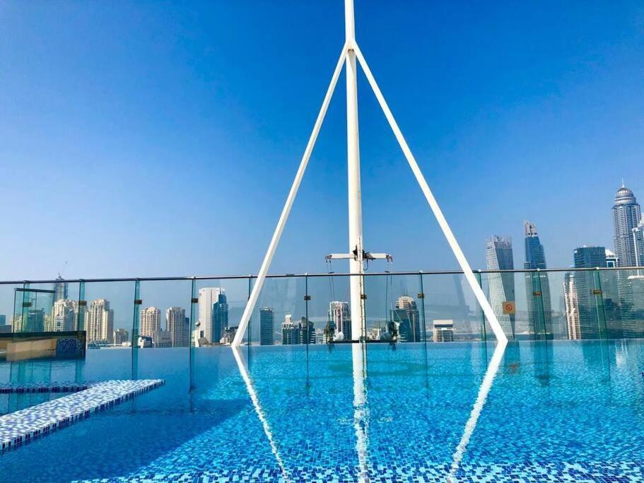 Luxury Modern Studio In Jlt With Amazing View & Rooftop Pool - Sleeps 3 Дубай Екстериор снимка