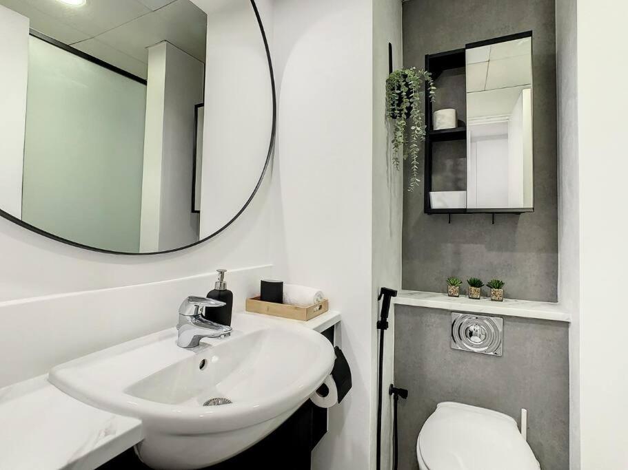 Luxury Modern Studio In Jlt With Amazing View & Rooftop Pool - Sleeps 3 Дубай Екстериор снимка